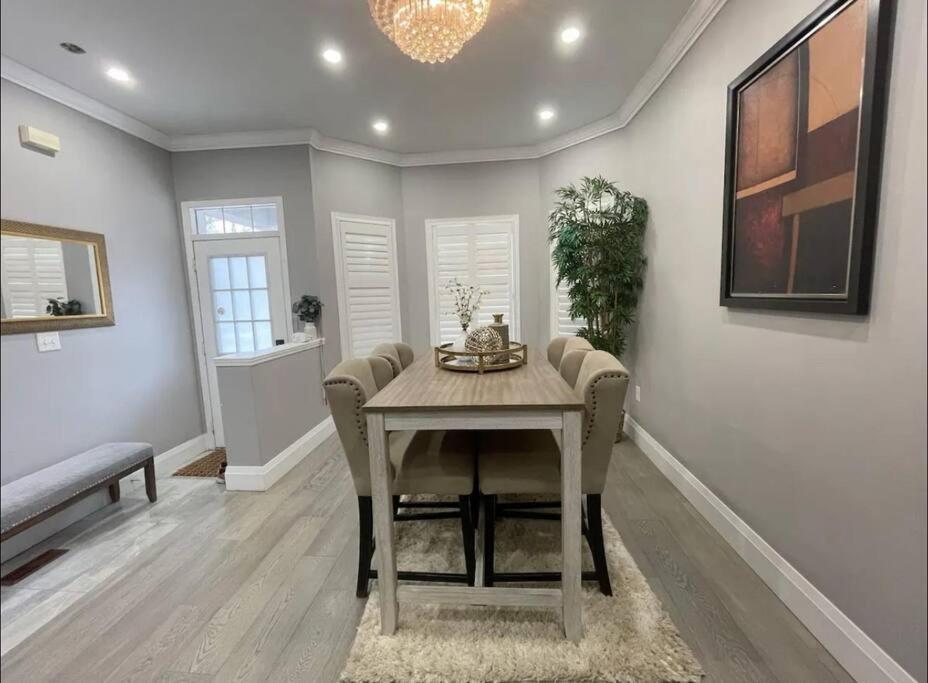Elegant & Luxurious 3 Bedroom Home Mississauga Esterno foto