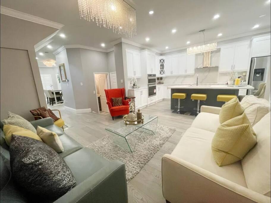 Elegant & Luxurious 3 Bedroom Home Mississauga Esterno foto