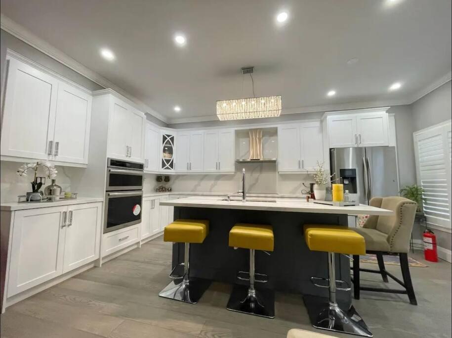 Elegant & Luxurious 3 Bedroom Home Mississauga Esterno foto
